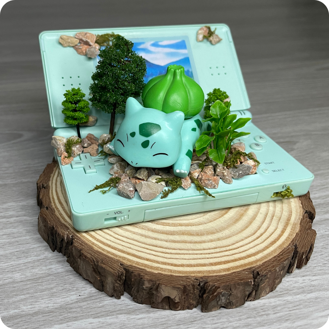 Diorama artesanal de Bulbasaur sobre Nintendo DS – Paraiso Gaming